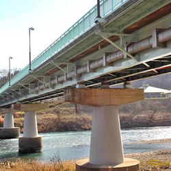 長野国道大原橋では大日本塗料の水性重防食塗装系が使用された