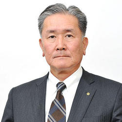 里隆幸氏