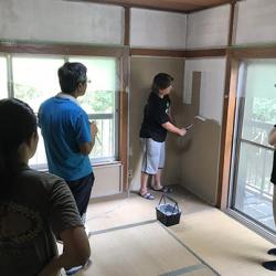 原島氏のペイントワークショップは人気だ