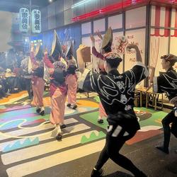 高円寺名物・阿波踊りも披露 高円寺名物・阿波踊りも披露