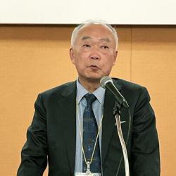 開会あいさつを述べる清水正夫氏