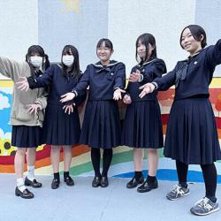日立二高美術部の生徒たち 日立二高美術部の生徒たち