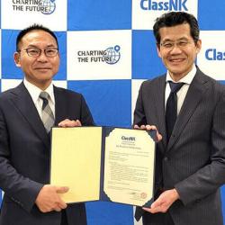 左:日本海事協会・河上淳一氏、右:関西ペイントマリン・常務取締役営業本部長・北京造氏 左:日本海事協会・河上淳一氏、右:関西ペイントマリン・常務取締役営業本部長・北京造氏