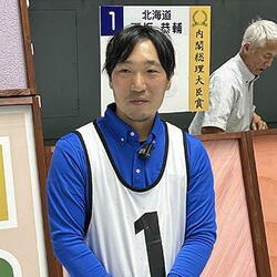 インタビューに答える天坂さん インタビューに答える天坂さん