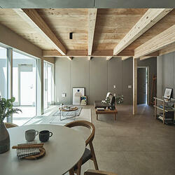 明るい光に満たされる 明るい光に満たされる