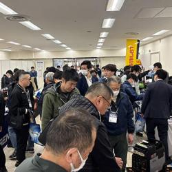 平日にも関わらず多くの来場者で賑わった 平日にも関わらず多くの来場者で賑わった